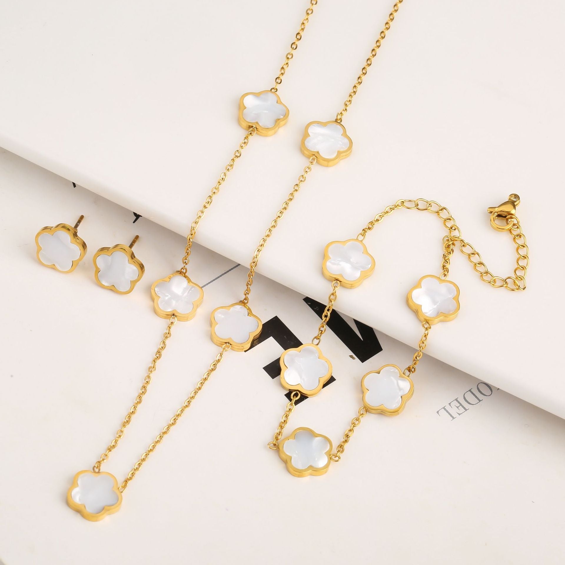 Lucky Flower Jewelry Set