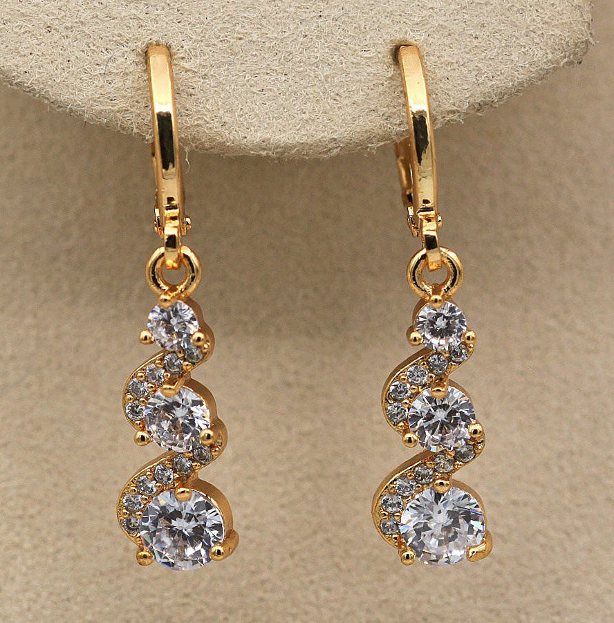 Shiny Dangling Zircon Earrings