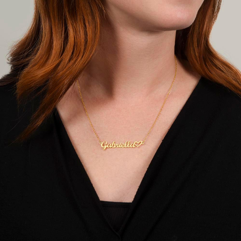 The Personalized Name Necklace Trend