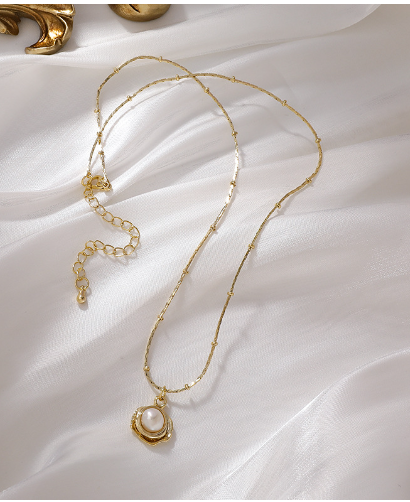Retro Baroque Freshwater Pearl Necklace