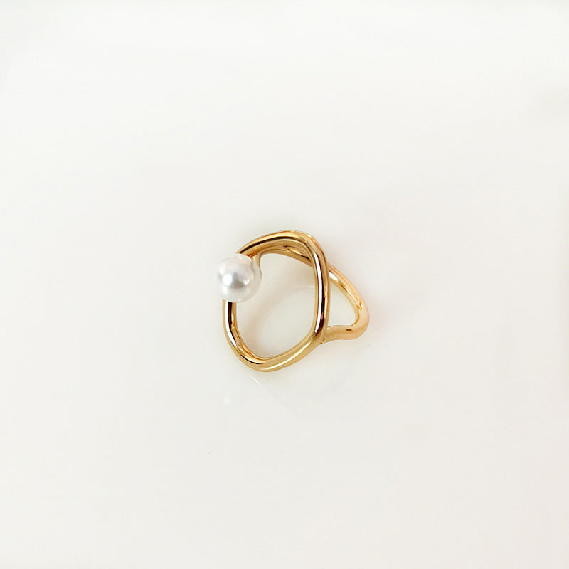 Dainty Pearl Ring