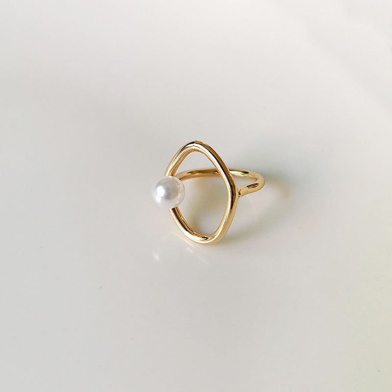 Dainty Pearl Ring