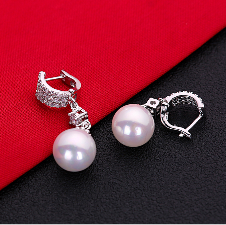 Fashion Dangling Zircon and Pearl Earrings