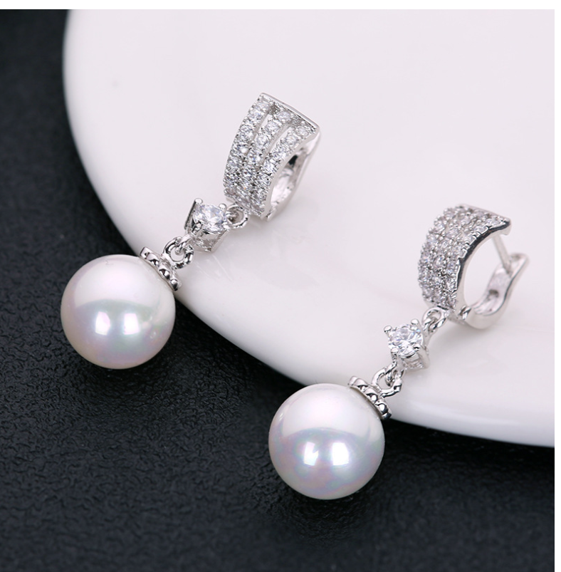 Fashion Dangling Zircon and Pearl Earrings