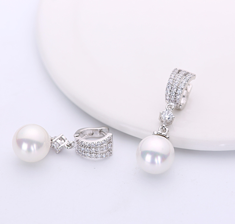 Fashion Dangling Zircon and Pearl Earrings